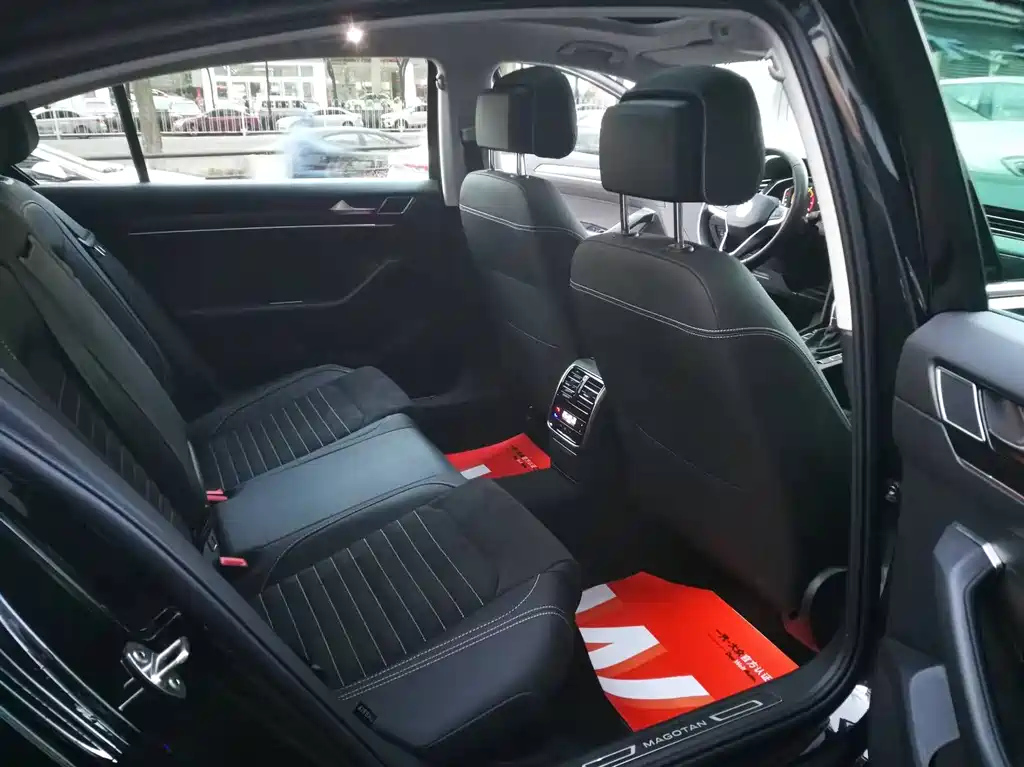 VOLKSWAGEN MAGOTAN 2021