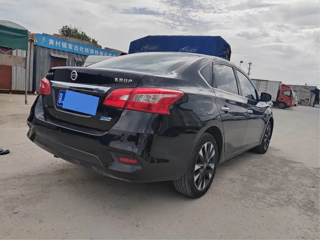 NISSAN SYLPHY 2018
