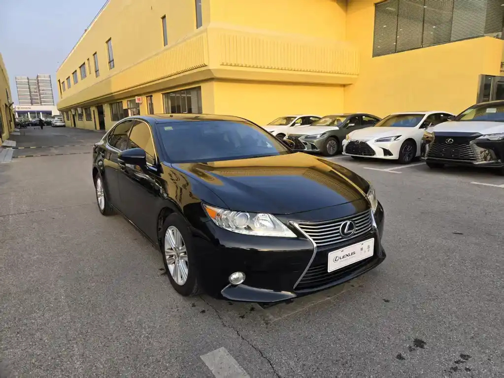 LEXUS ES 2013
