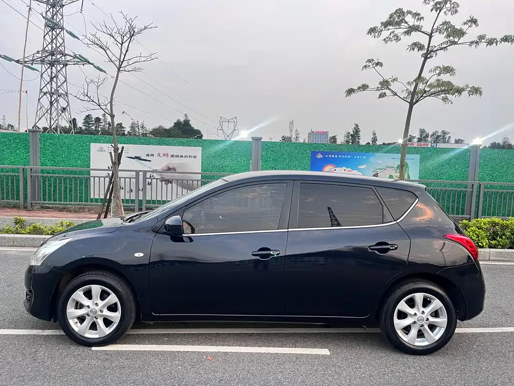 NISSAN TIIDA TIIDA 2013