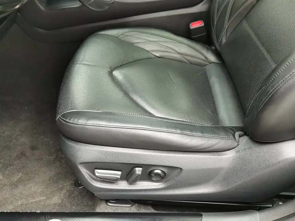 TOYOTA AVALON 2019