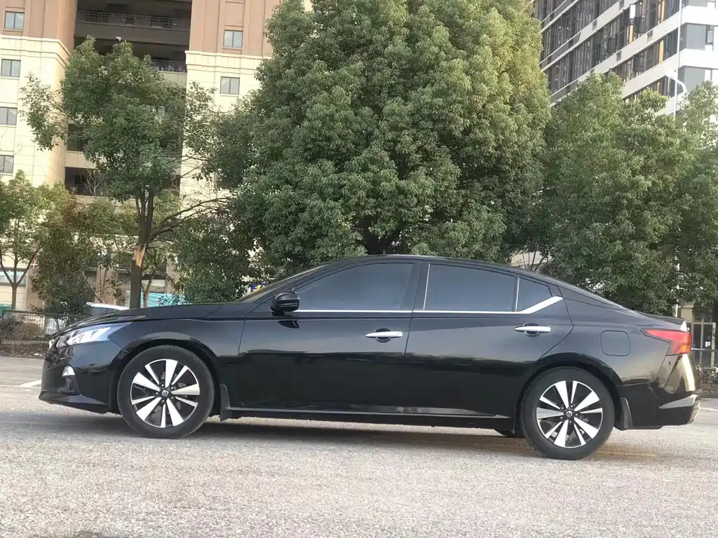 NISSAN TEANA 2021
