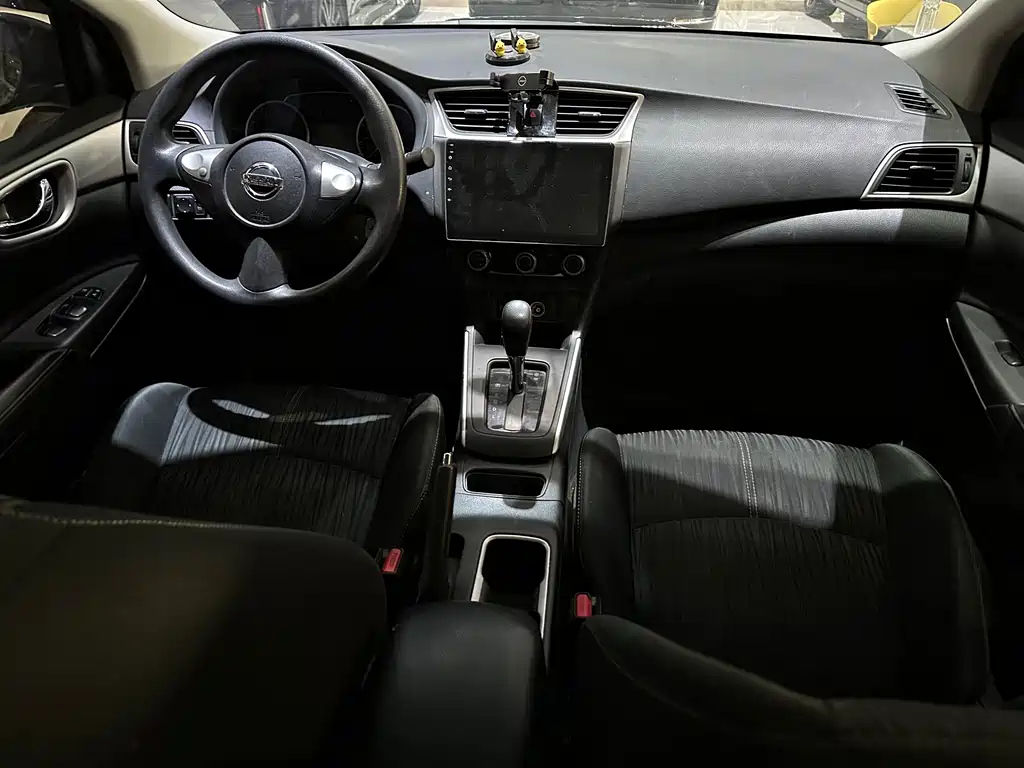 NISSAN SYLPHY 2020