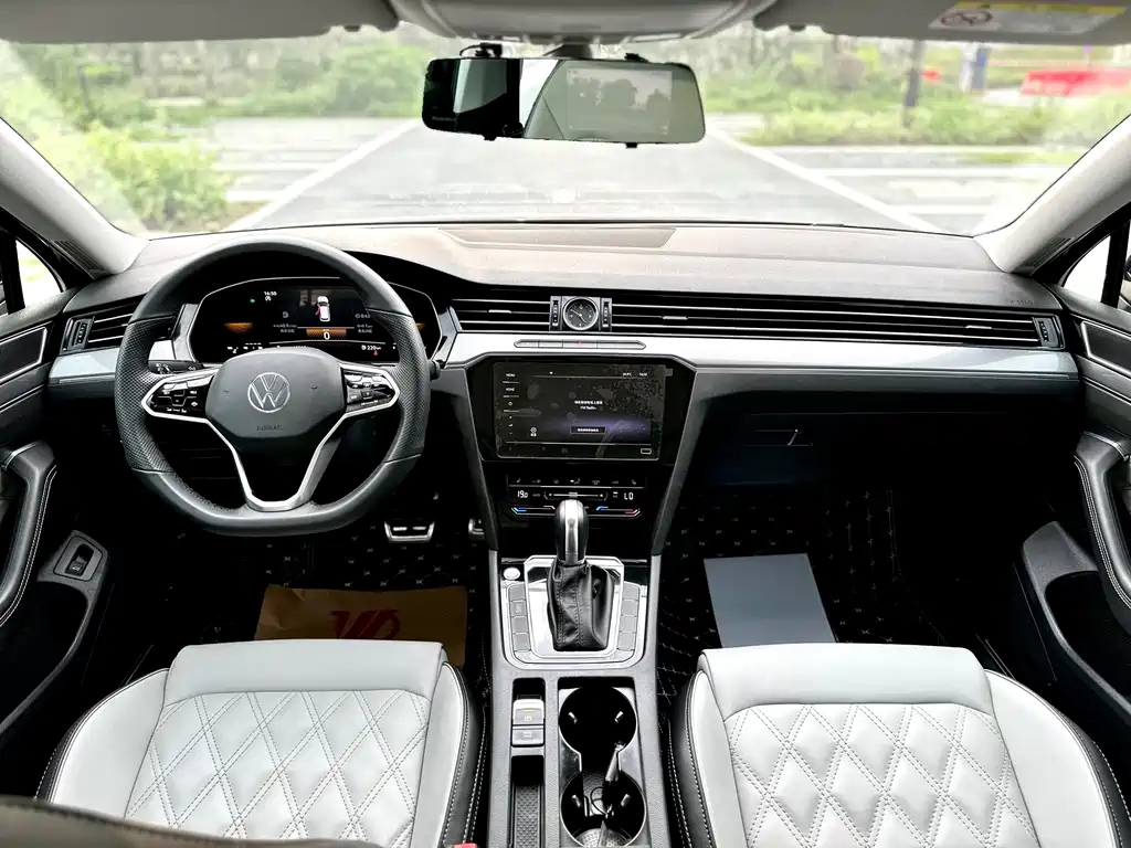 VOLKSWAGEN MAGOTAN 2022
