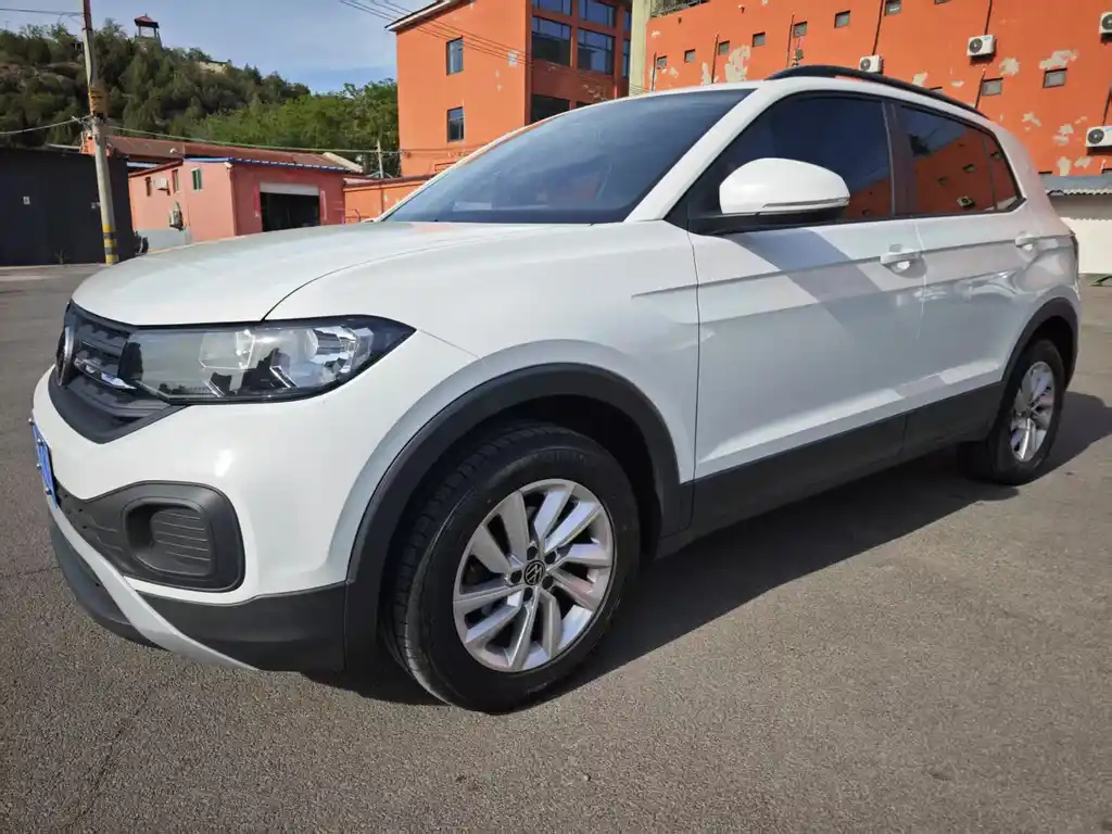 VOLKSWAGEN TACOUA 2021