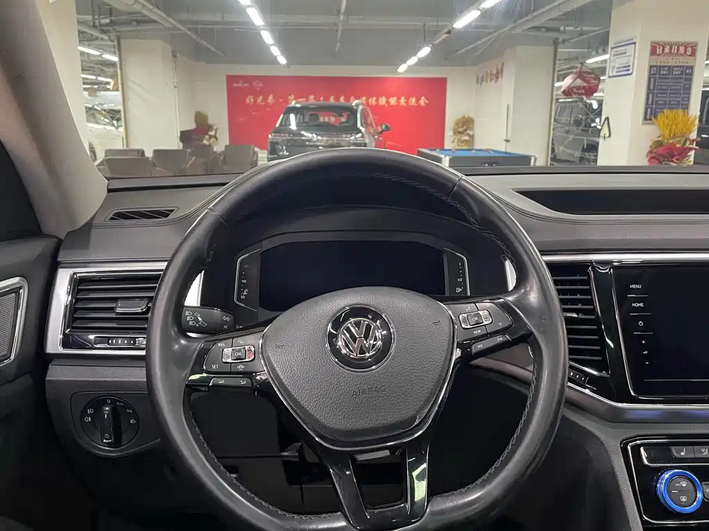 VOLKSWAGEN TOURAN 2021
