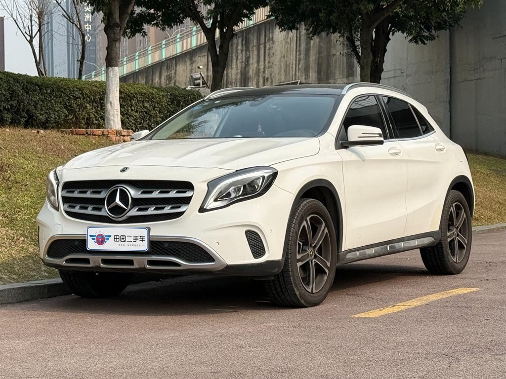 MERCEDES BENZ GLA 2019