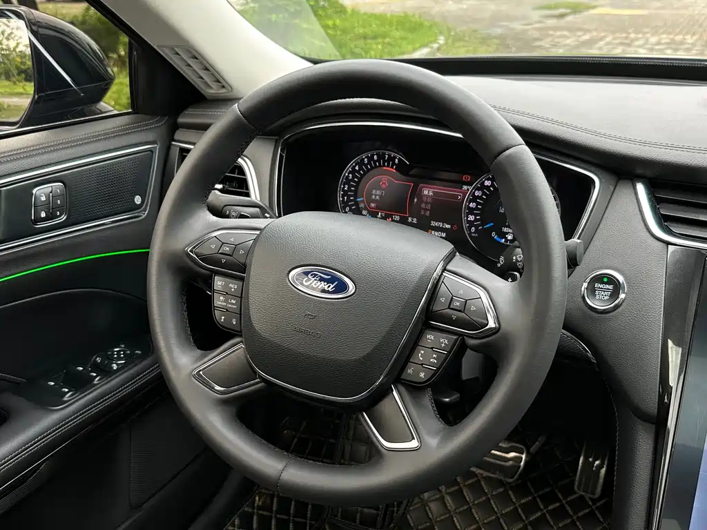 FORD TAURUS 2021