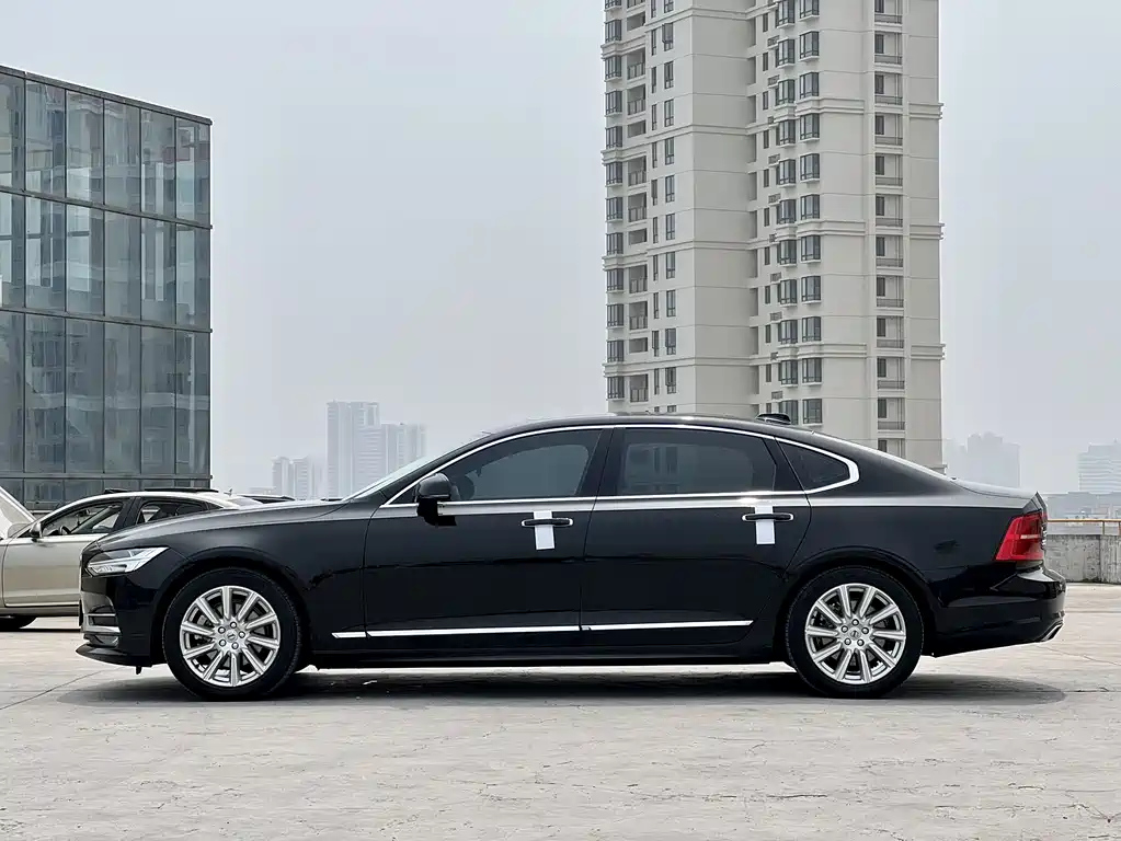 VOLVO S90 2020