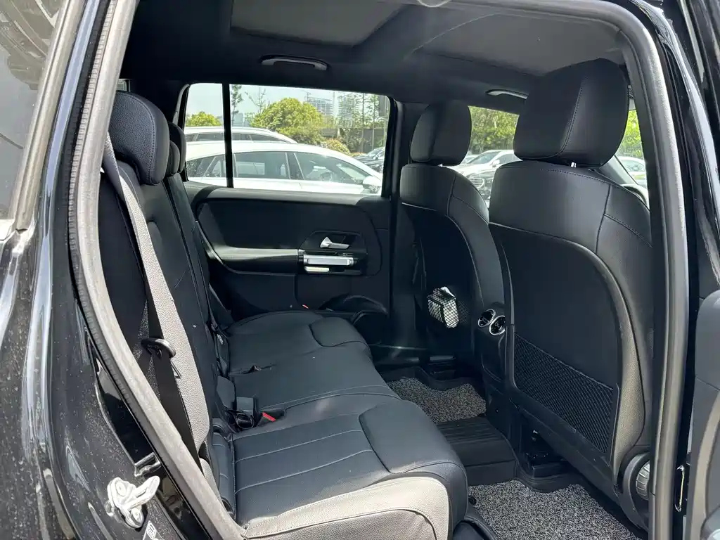 MERCEDES BENZ GLB 2023