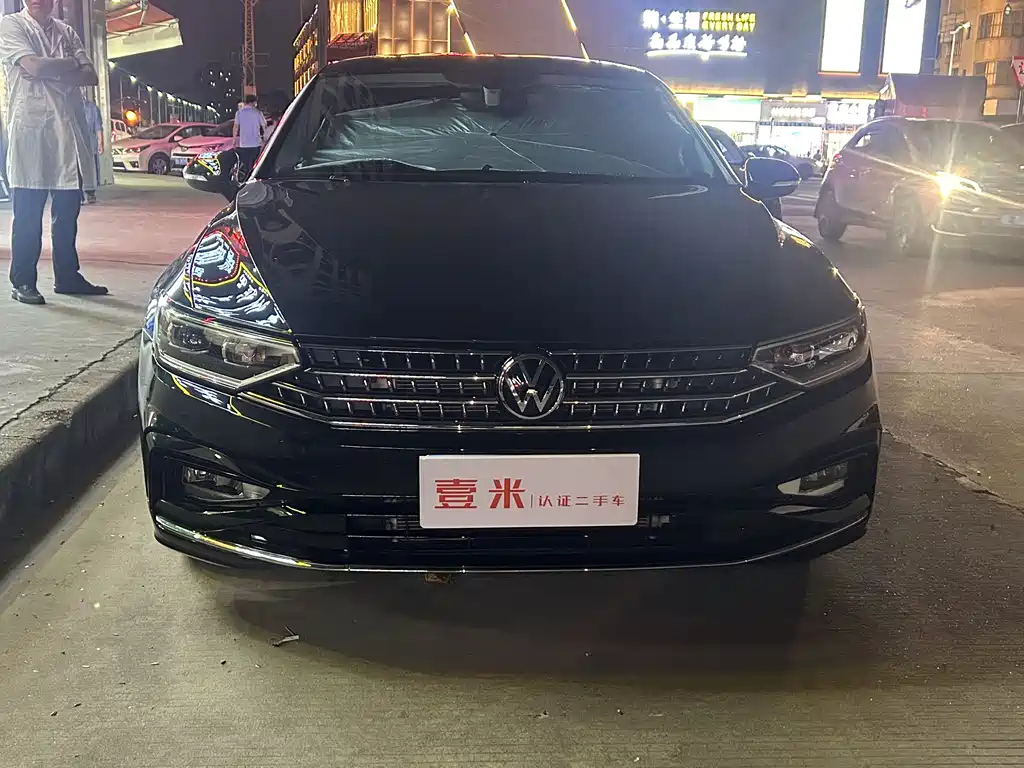 VOLKSWAGEN MAGOTAN 2023