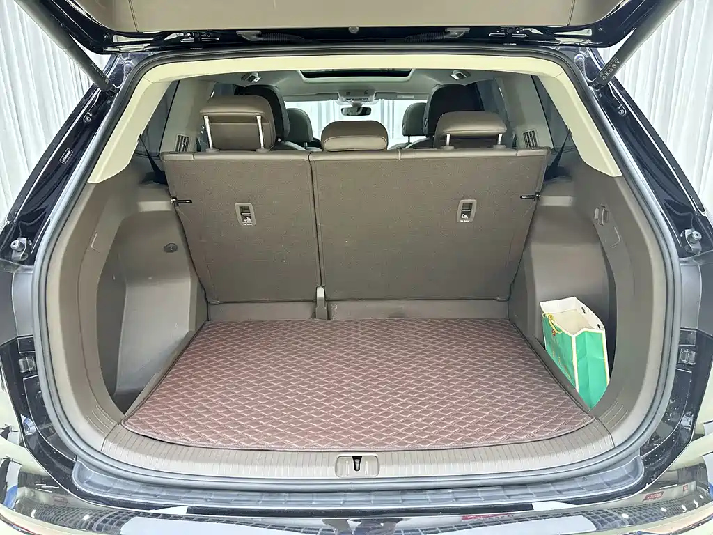 VOLKSWAGEN VILORAN 2023