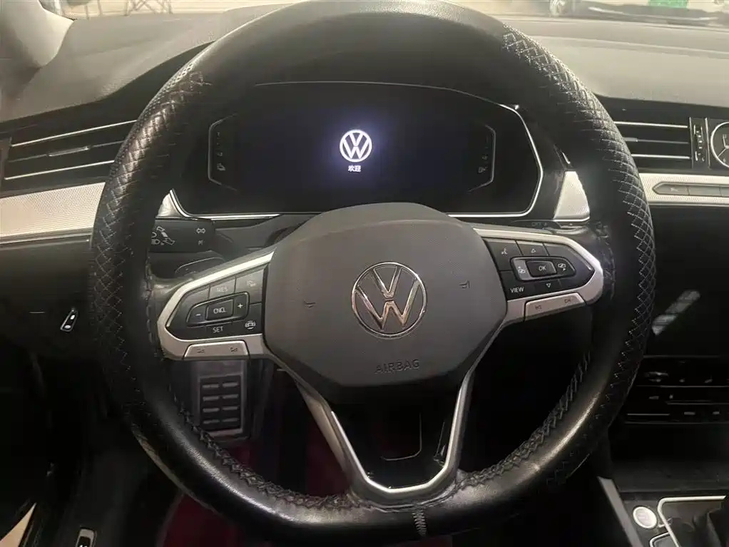 VOLKSWAGEN MAGOTAN 2023