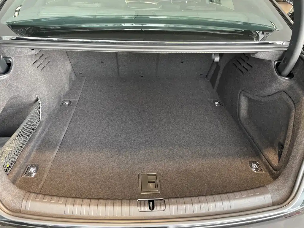 AUDI A6L 2023