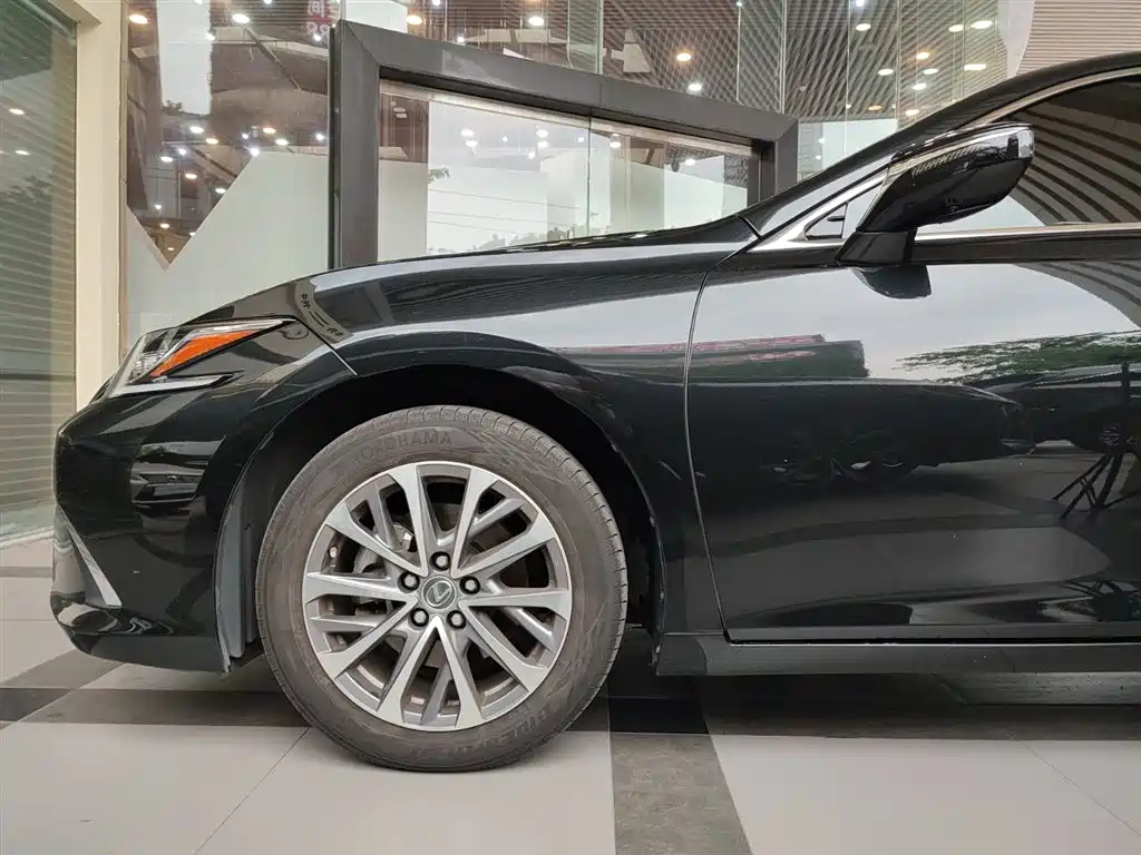 LEXUS ES 2022