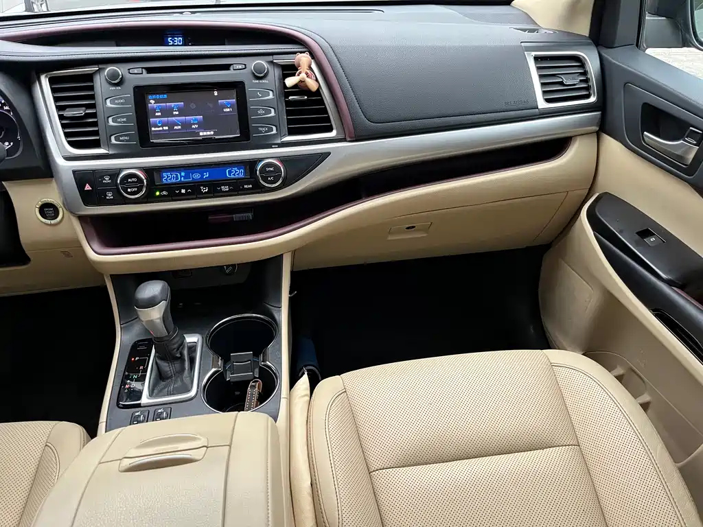 TOYOTA HIGHLANDER 2017
