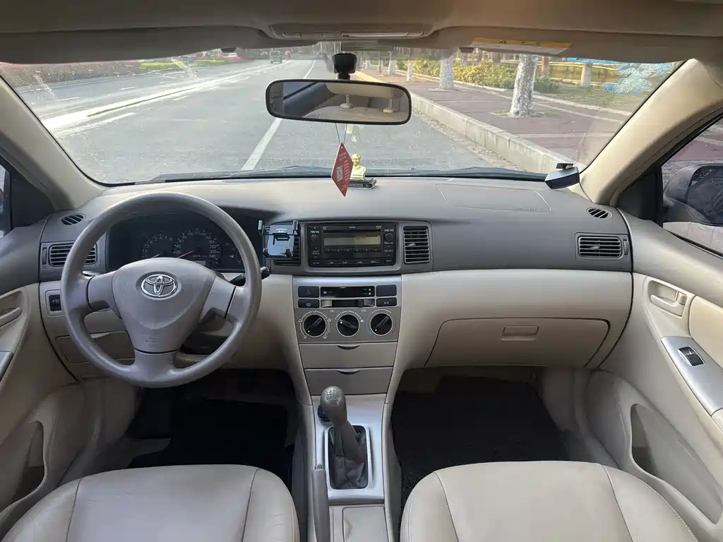 TOYOTA COROLLA 2011