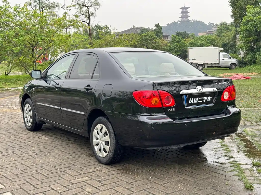 TOYOTA COROLLA 2010