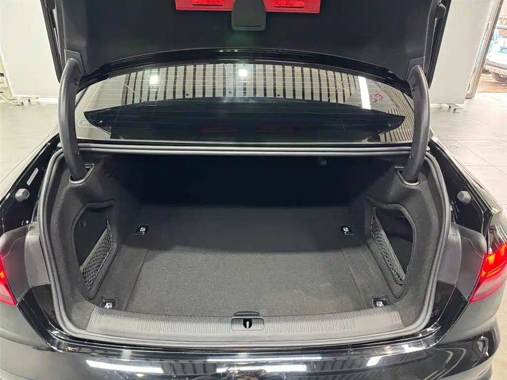 AUDI A4L 2022