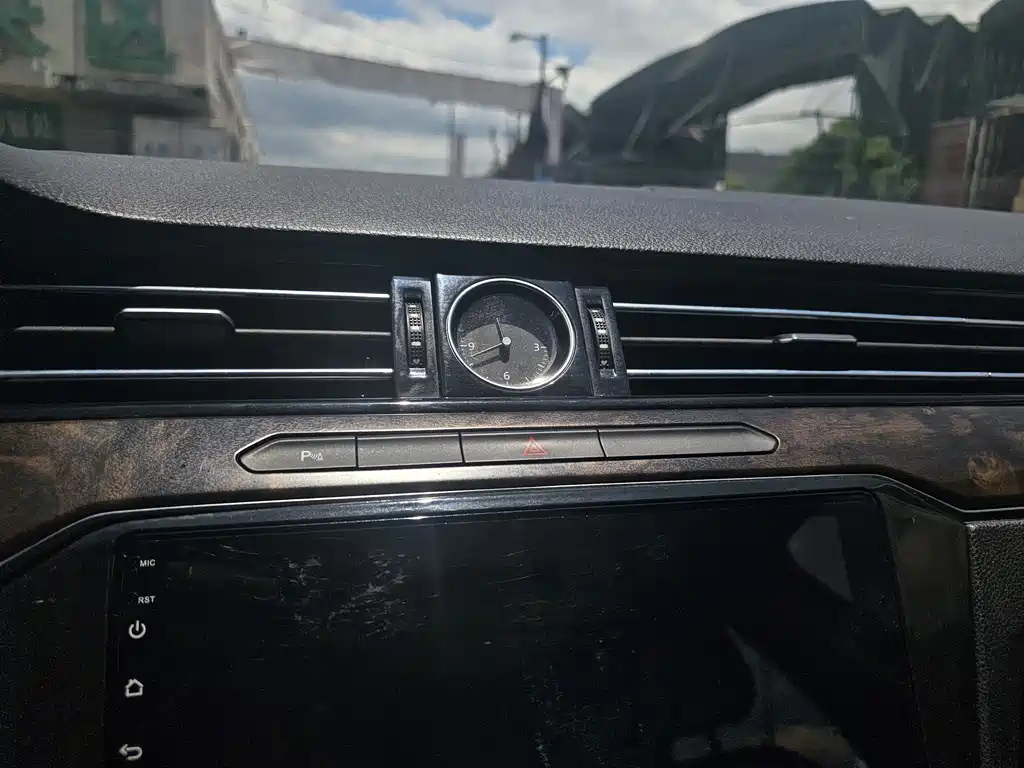 VOLKSWAGEN MAGOTAN 2018