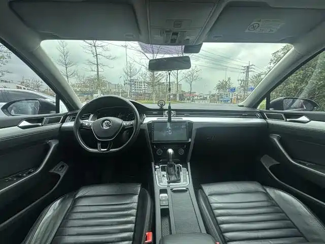 VOLKSWAGEN MAGOTAN 2017