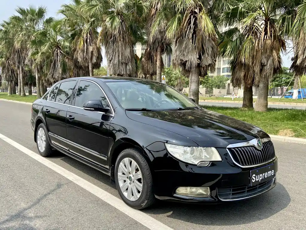 SKODA SUPERB 2011