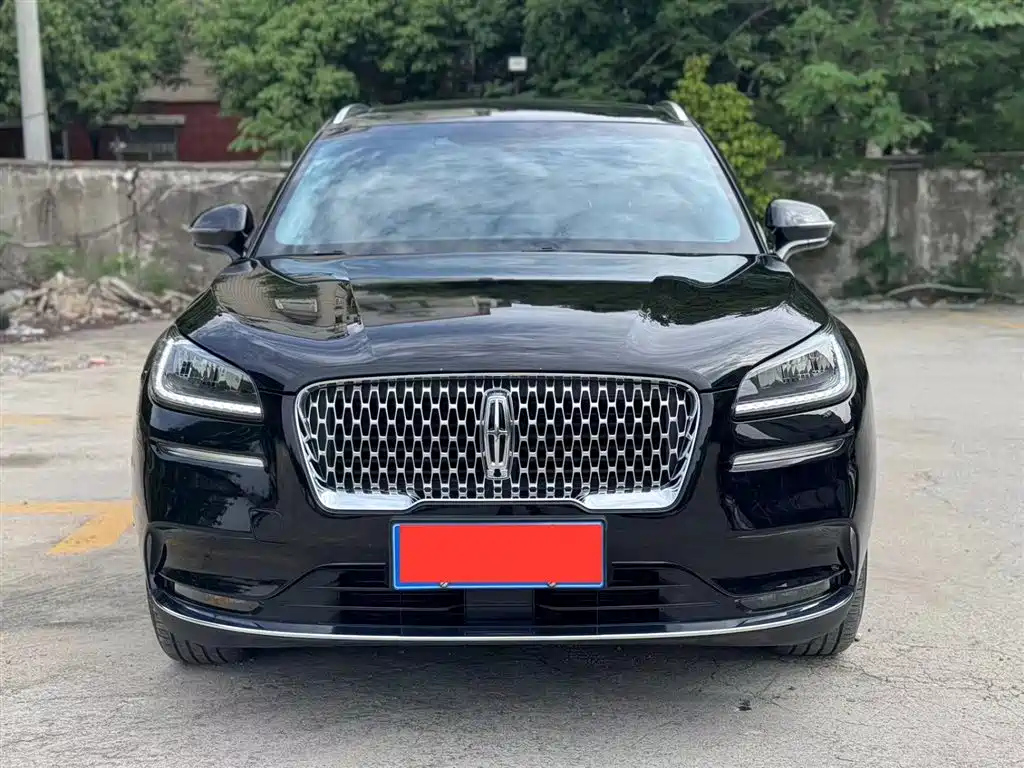 LINCOLN ADVENTURER 2021