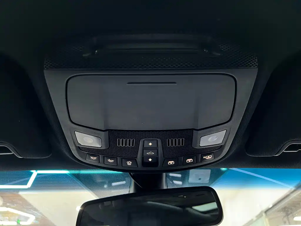 LINCOLN CONTINENTAL 2019