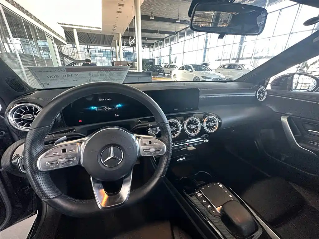 MERCEDES BENZ A-CLASS 2022