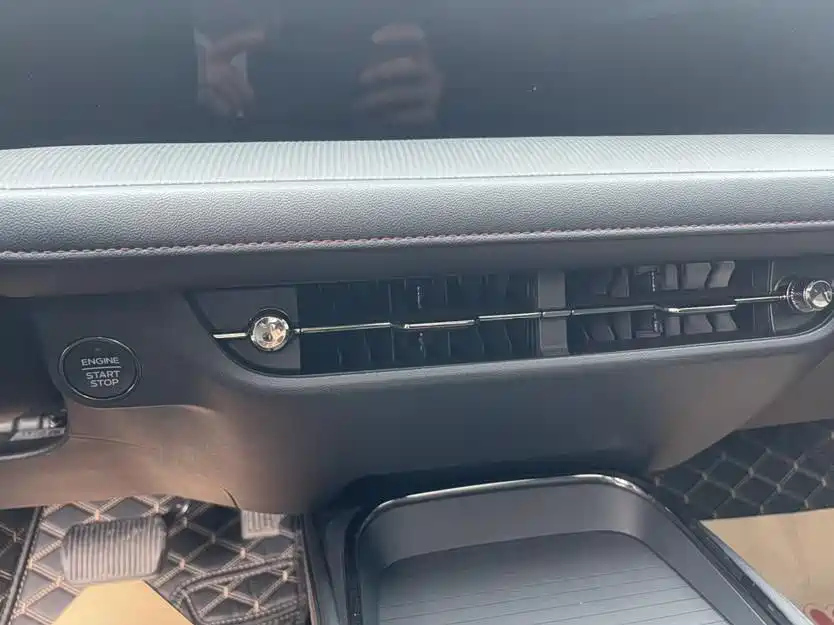 FORD MONDEO 2023