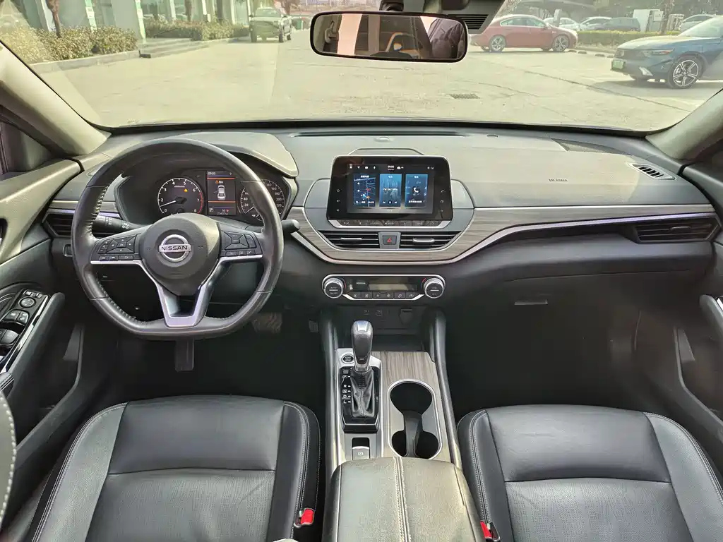 NISSAN TEANA 2022