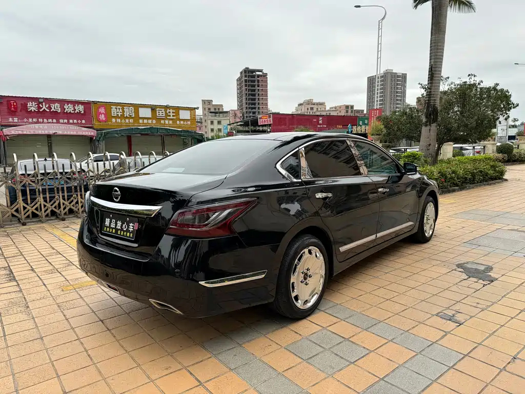 NISSAN TEANA 2015