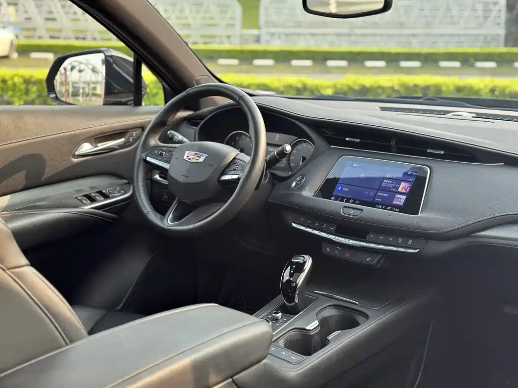 CADILLAC XT4 2021
