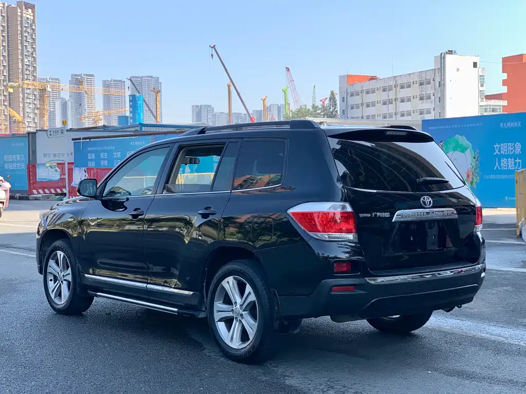 TOYOTA HIGHLANDER 2013