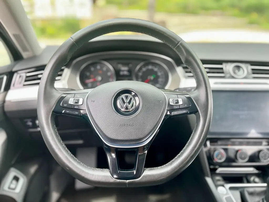 VOLKSWAGEN MAGOTAN 2018
