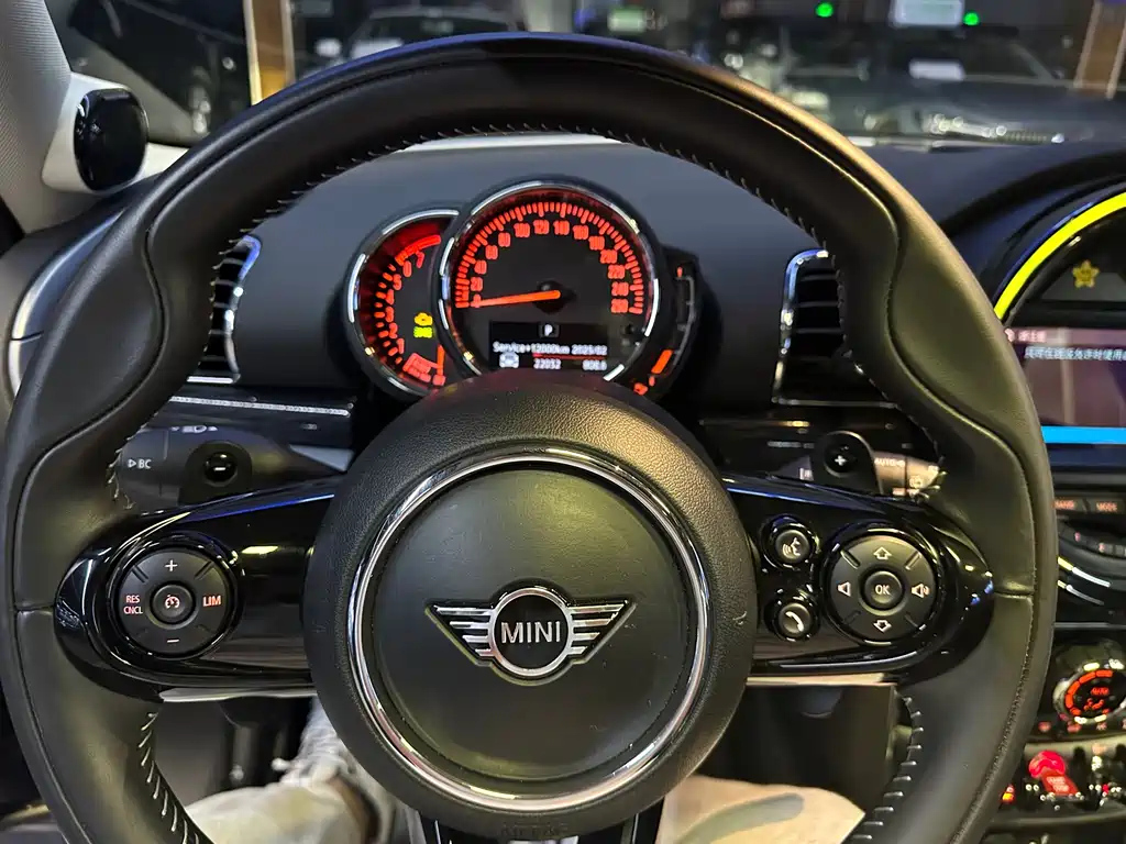 MINI CLUBMAN 2020