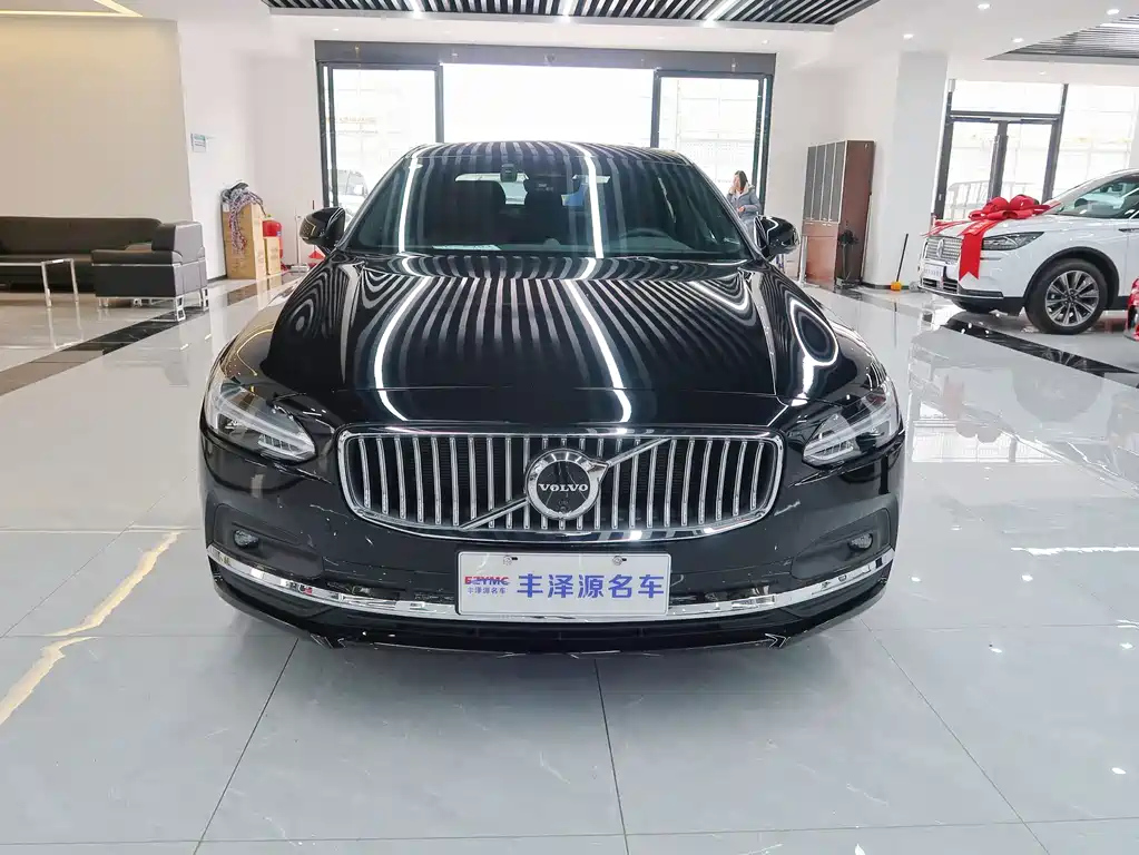 VOLVO S90 2023