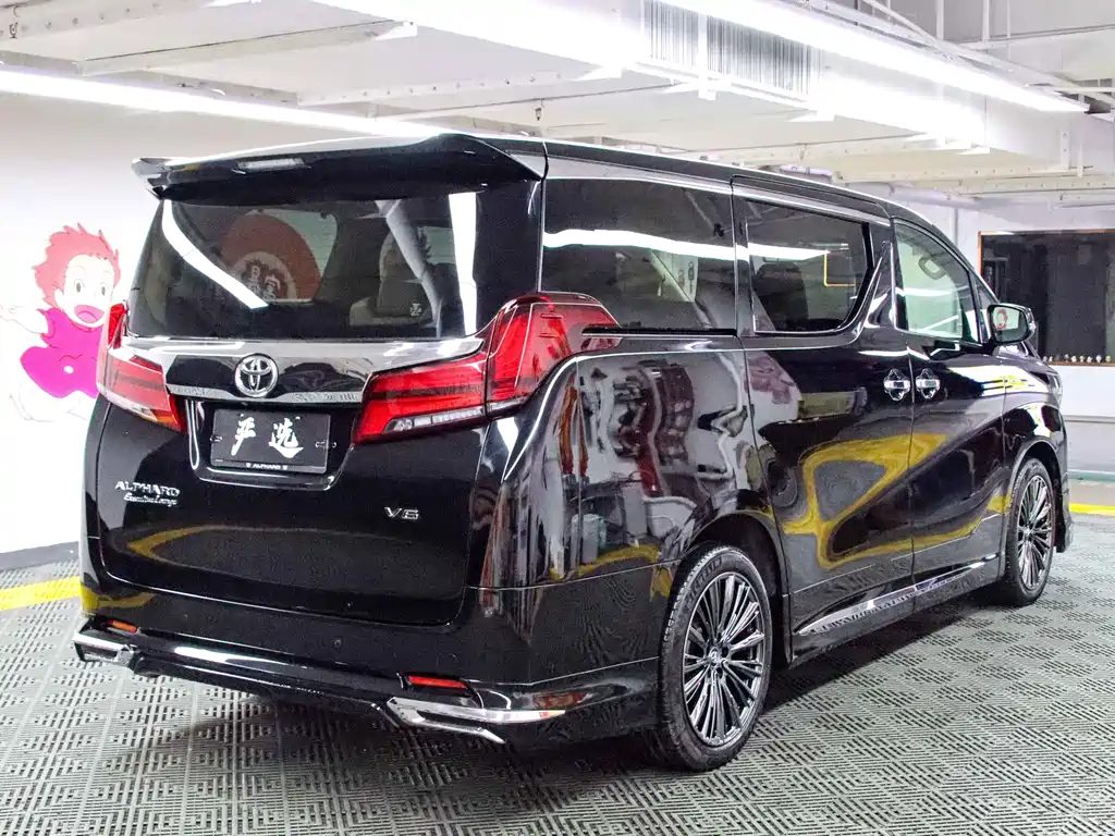 TOYOTA ALPHARD 2015