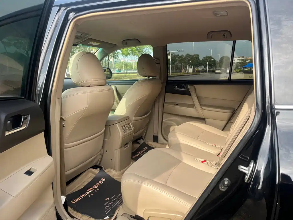TOYOTA HIGHLANDER 2013