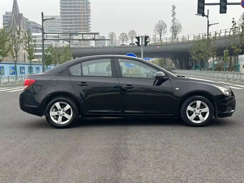 CHEVROLET CRUZE 2012