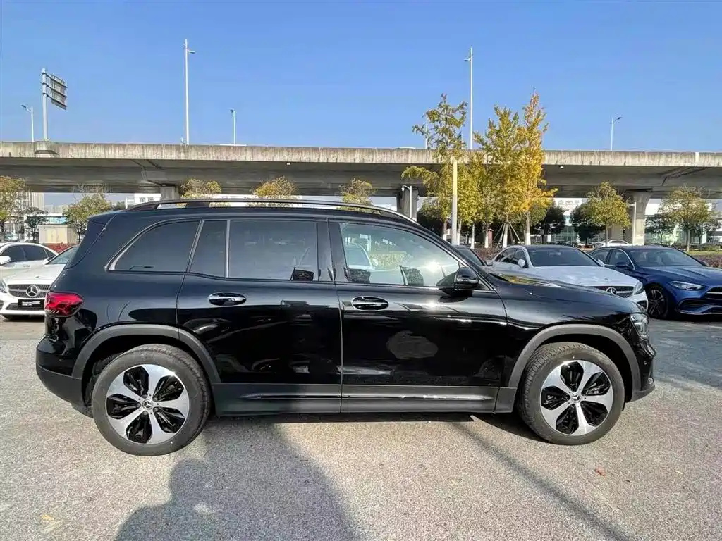 MERCEDES BENZ GLB 2022