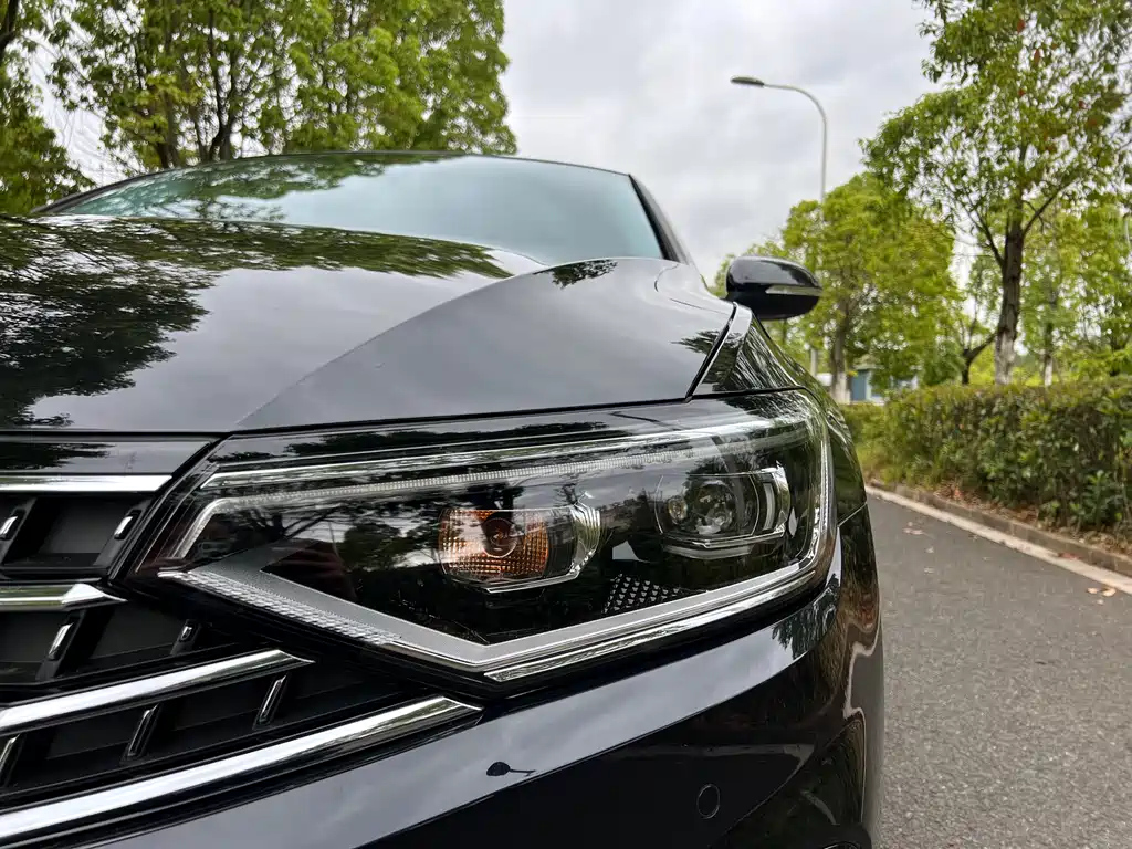 VOLKSWAGEN MAGOTAN 2023