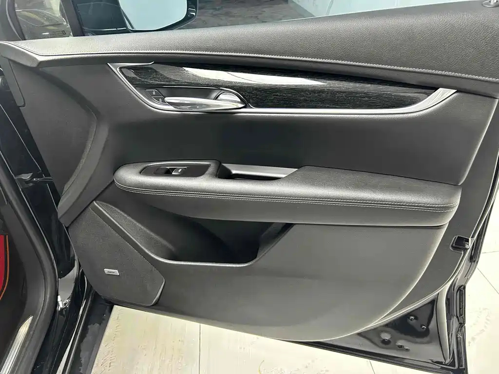 CADILLAC XT5 2021
