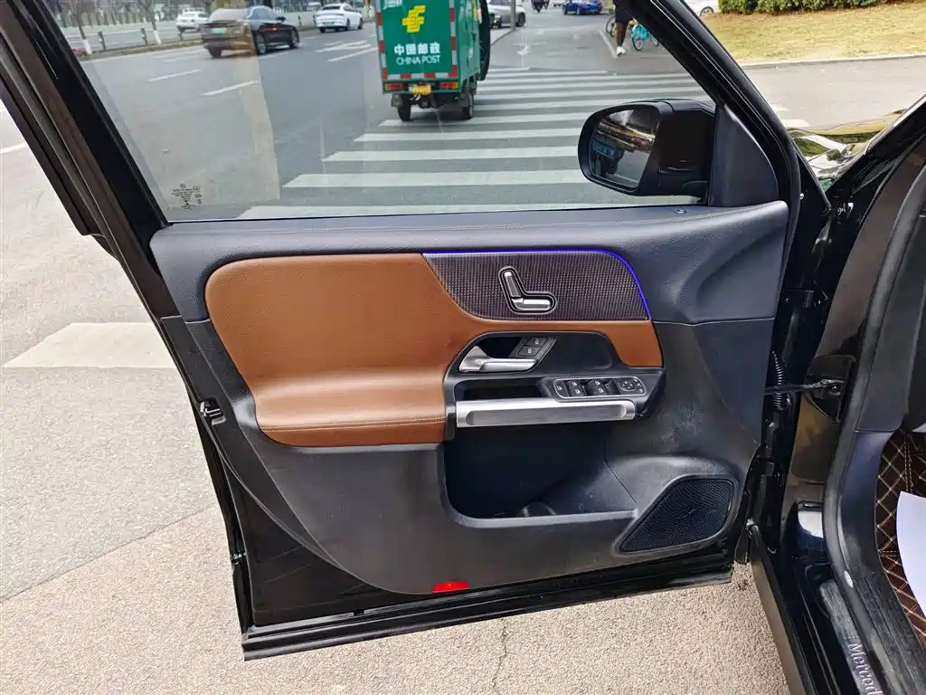 MERCEDES BENZ GLB 2020