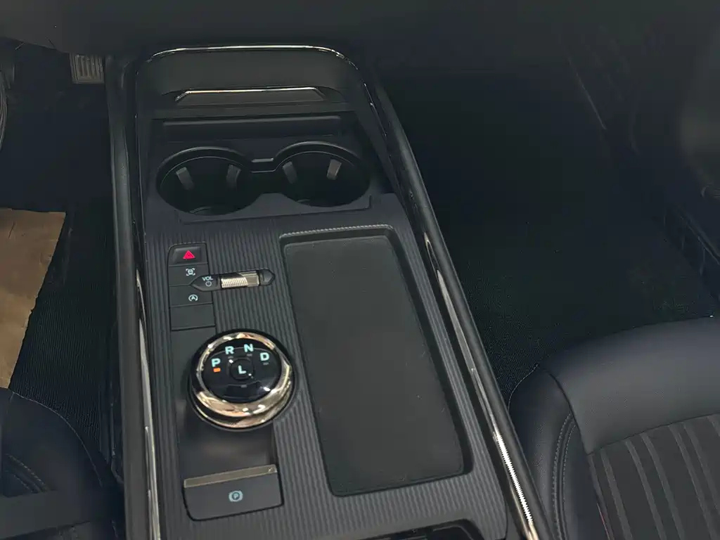 FORD MONDEO 2022