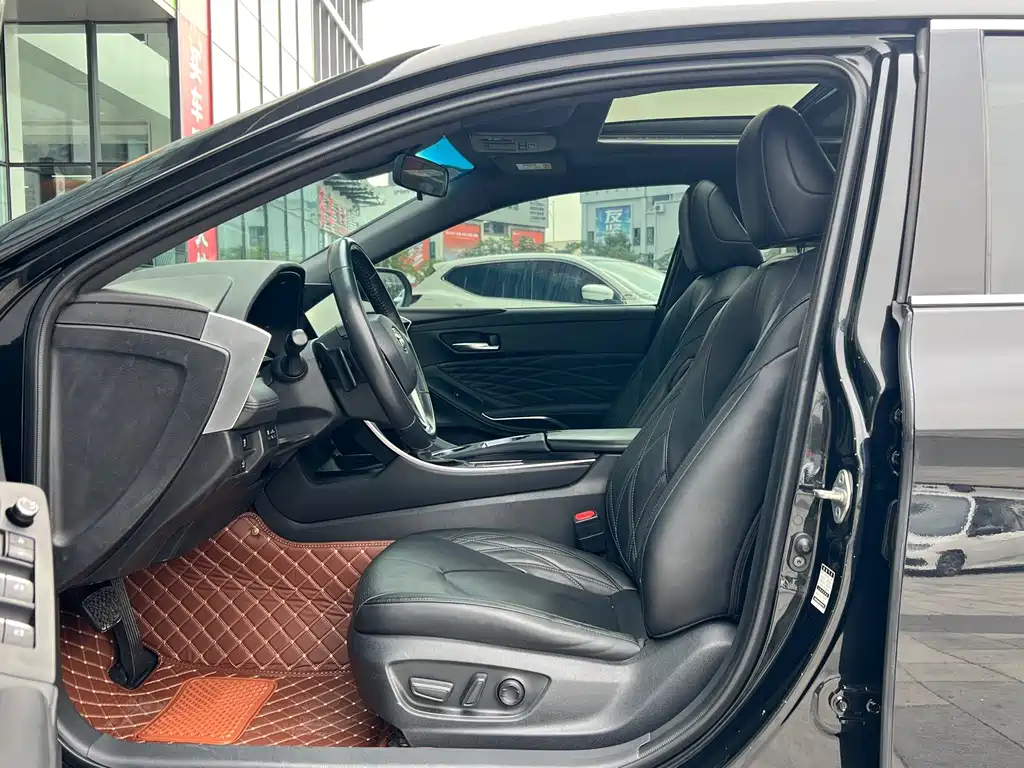 TOYOTA AVALON 2020