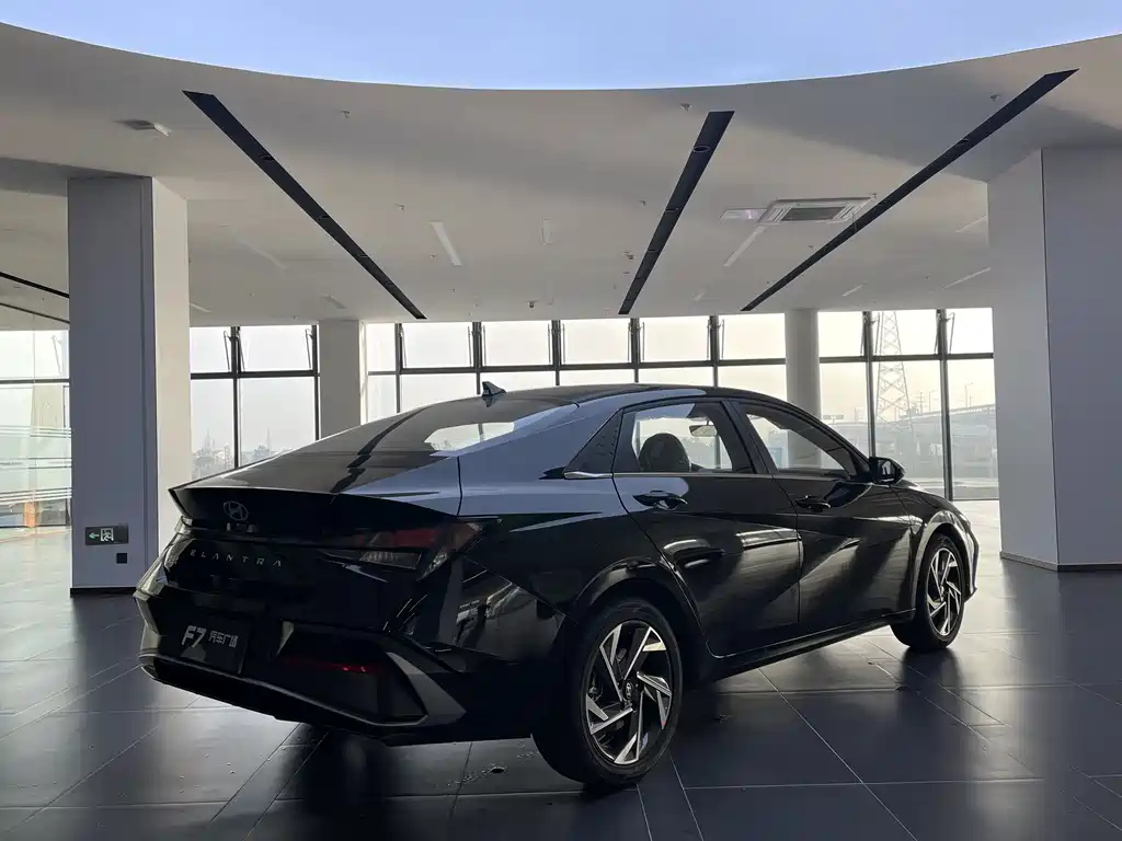 HYUNDAI ELANTRA 2023