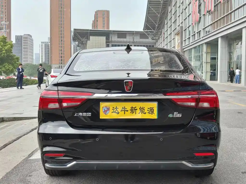ROEWE I6 NEW ENERGY 2020