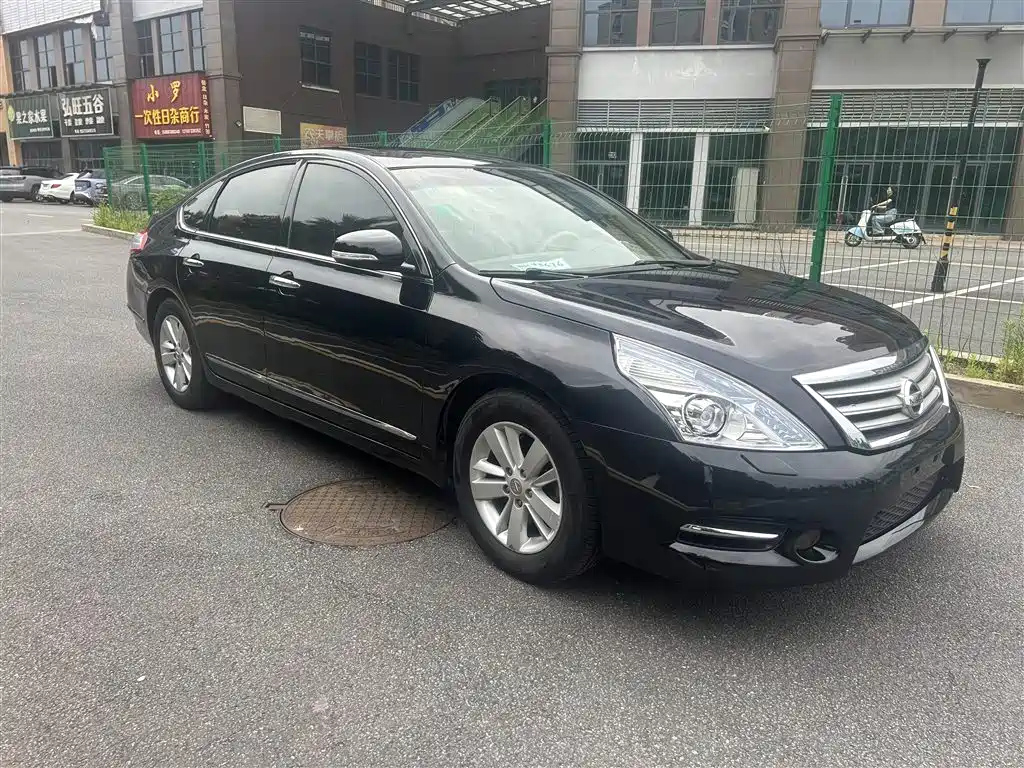 NISSAN TEANA 2011