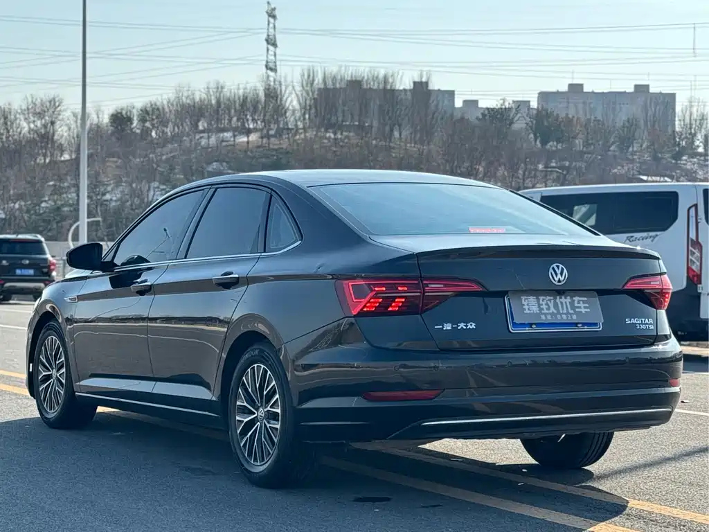 VOLKSWAGEN SAGITAR 2020